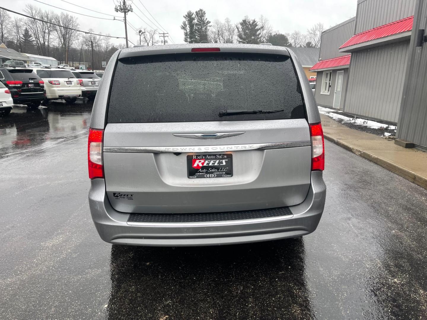 2016 Silver /Black Chrysler Town & Country Touring (2C4RC1BG4GR) with an 3.6L V6 DOHC 24V FFV engine, 6A transmission, located at 11115 Chardon Rd. , Chardon, OH, 44024, (440) 214-9705, 41.580246, -81.241943 - Photo#8